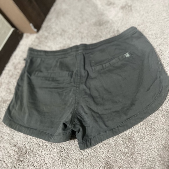 Shorts - Picture 2 of 3